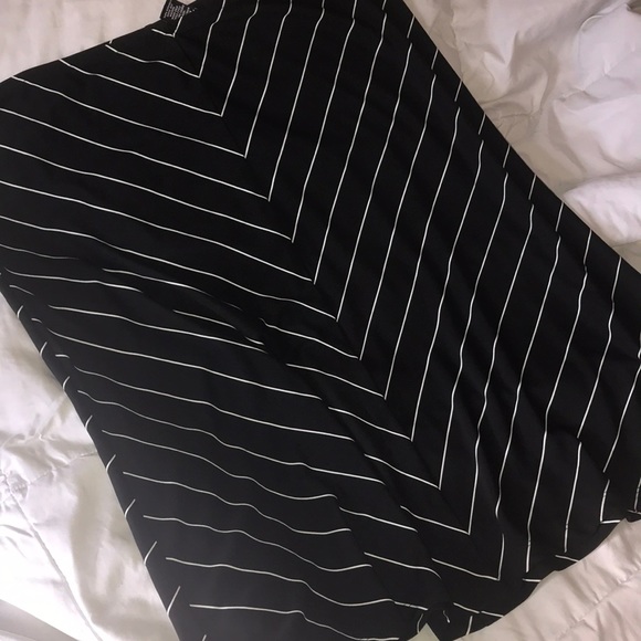 2 skirts - Picture 3 of 5